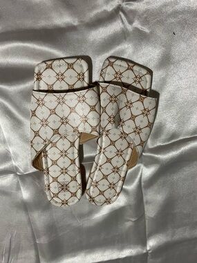 White Patterned Slide Sandals with Brown Geo Print